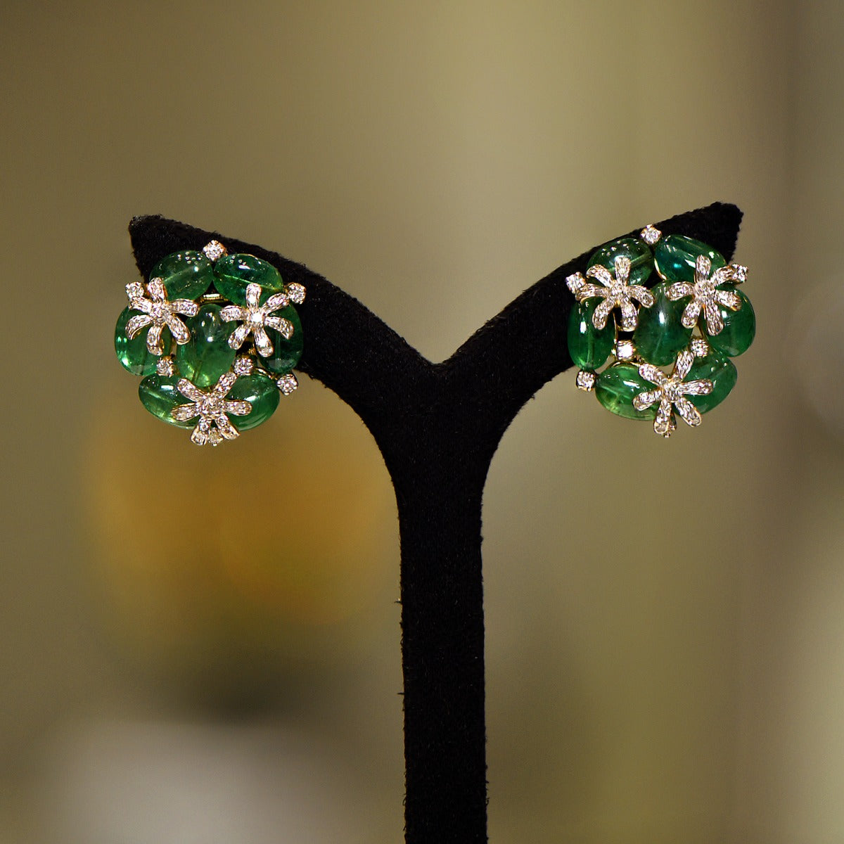 Green Grass White Lilies Diamond Necklace Set