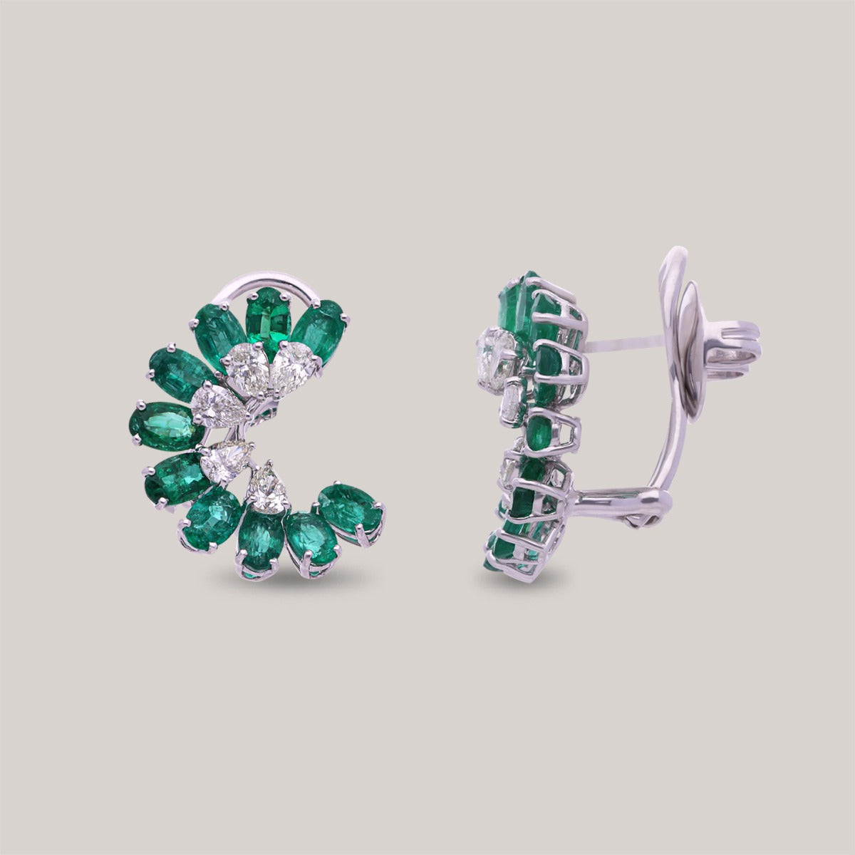Classy Emerald With Diamond Necklace Set