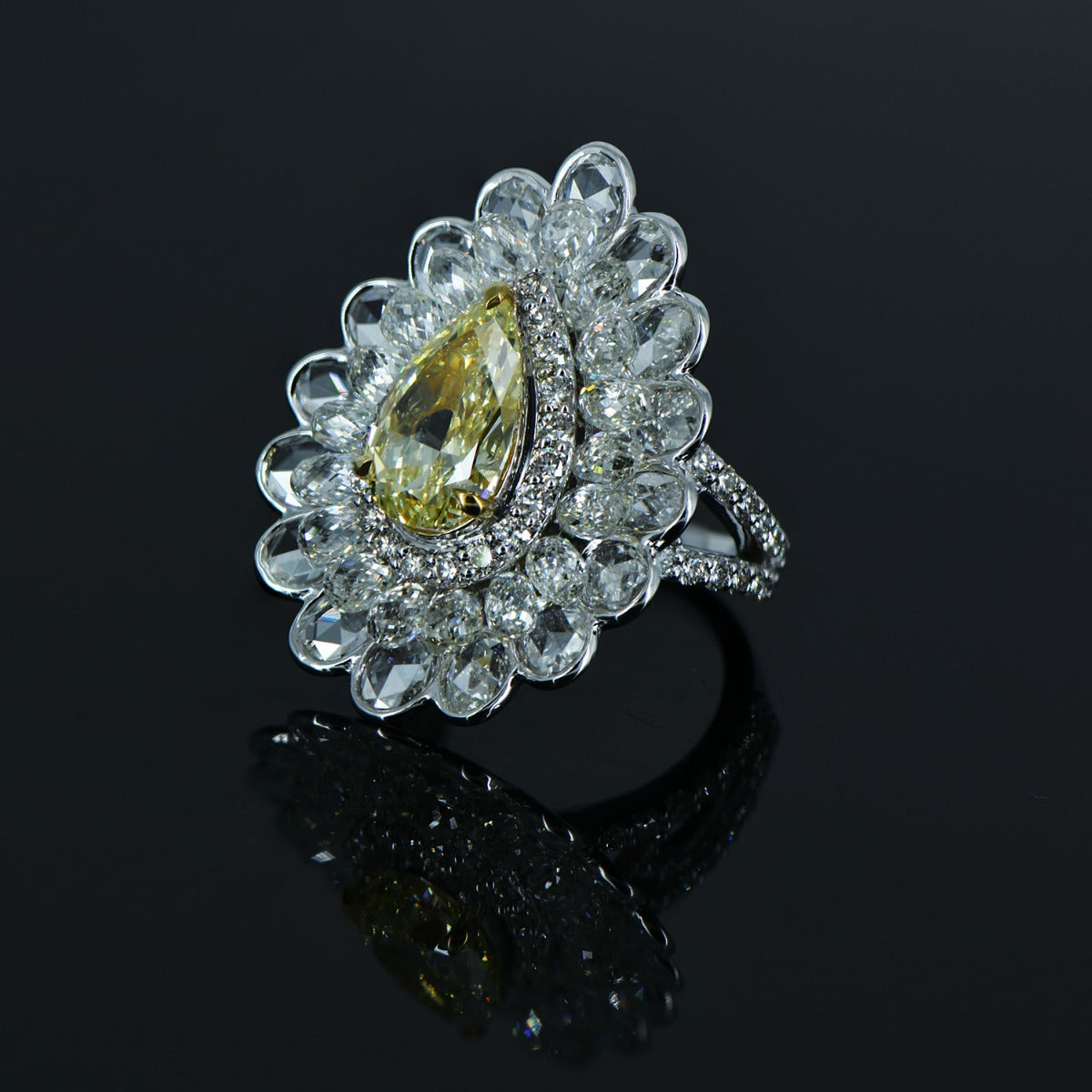 Exquisite Classy Diamond Ring