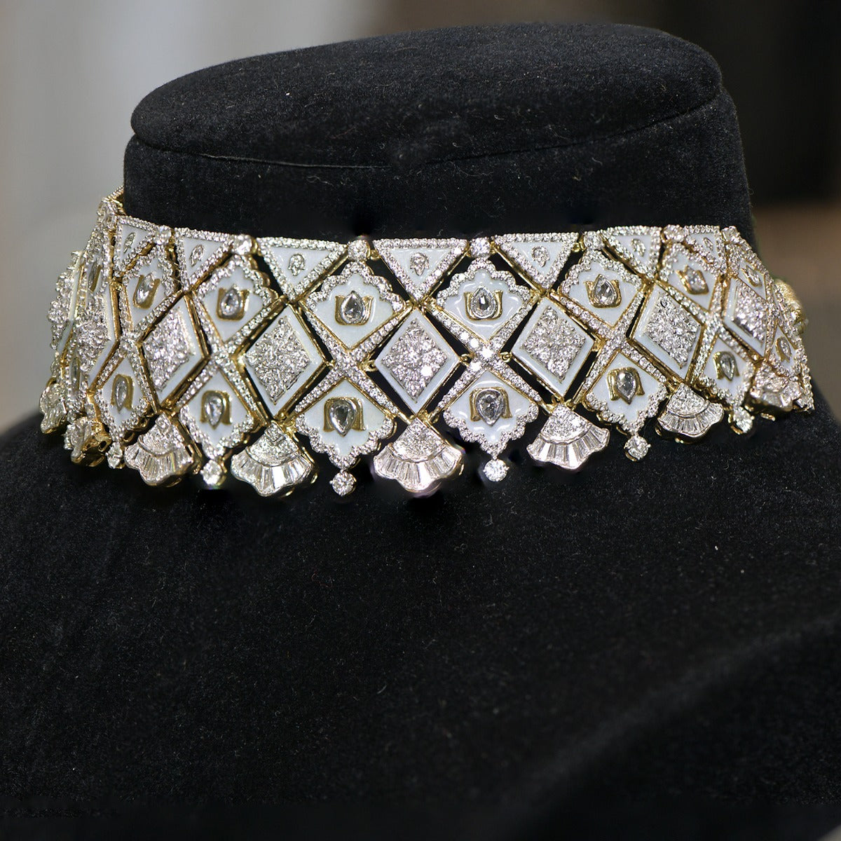 Diamond Motif Choker Set