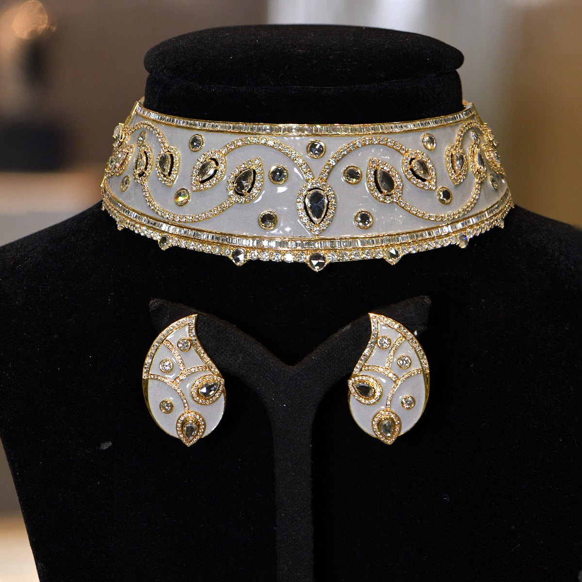 Strings Attached Choker Set