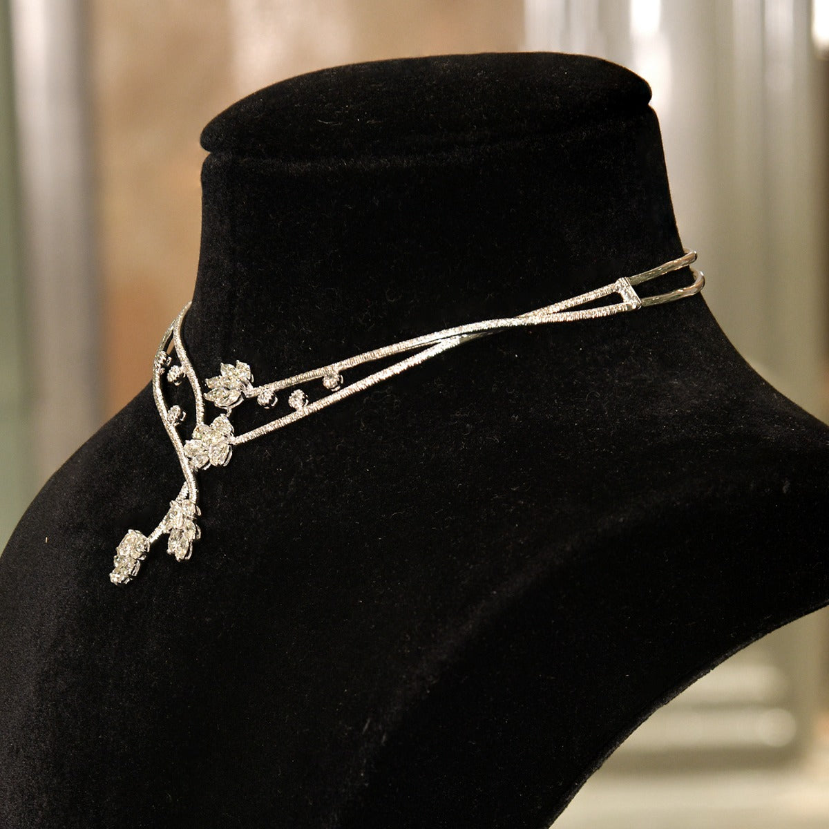 Diamond Petalled Dot Necklace Set