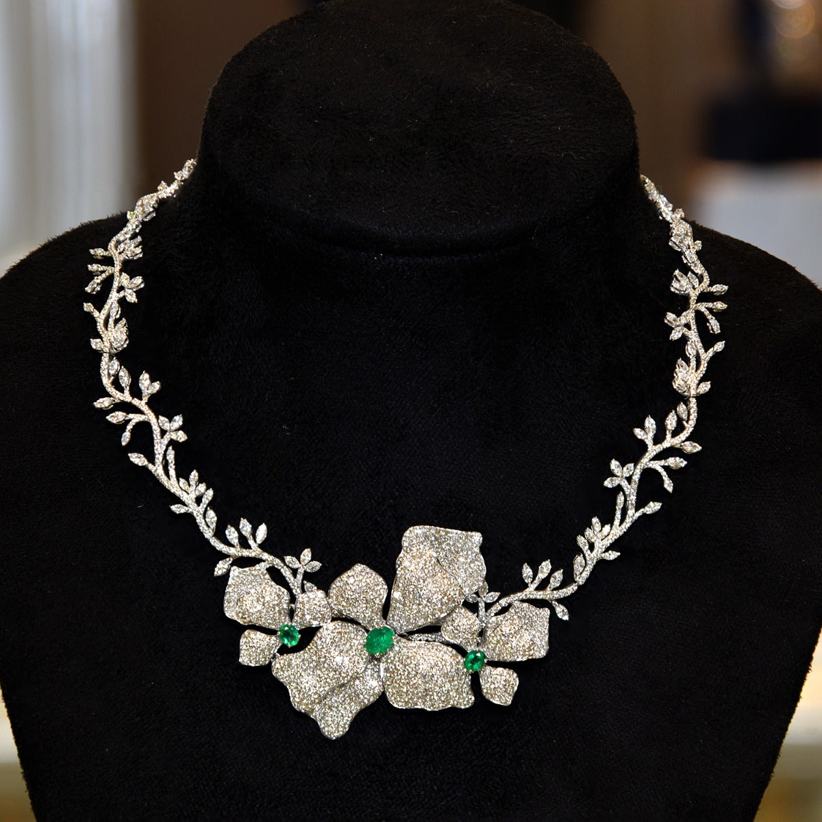 White Leafy Tassel Diamond Set