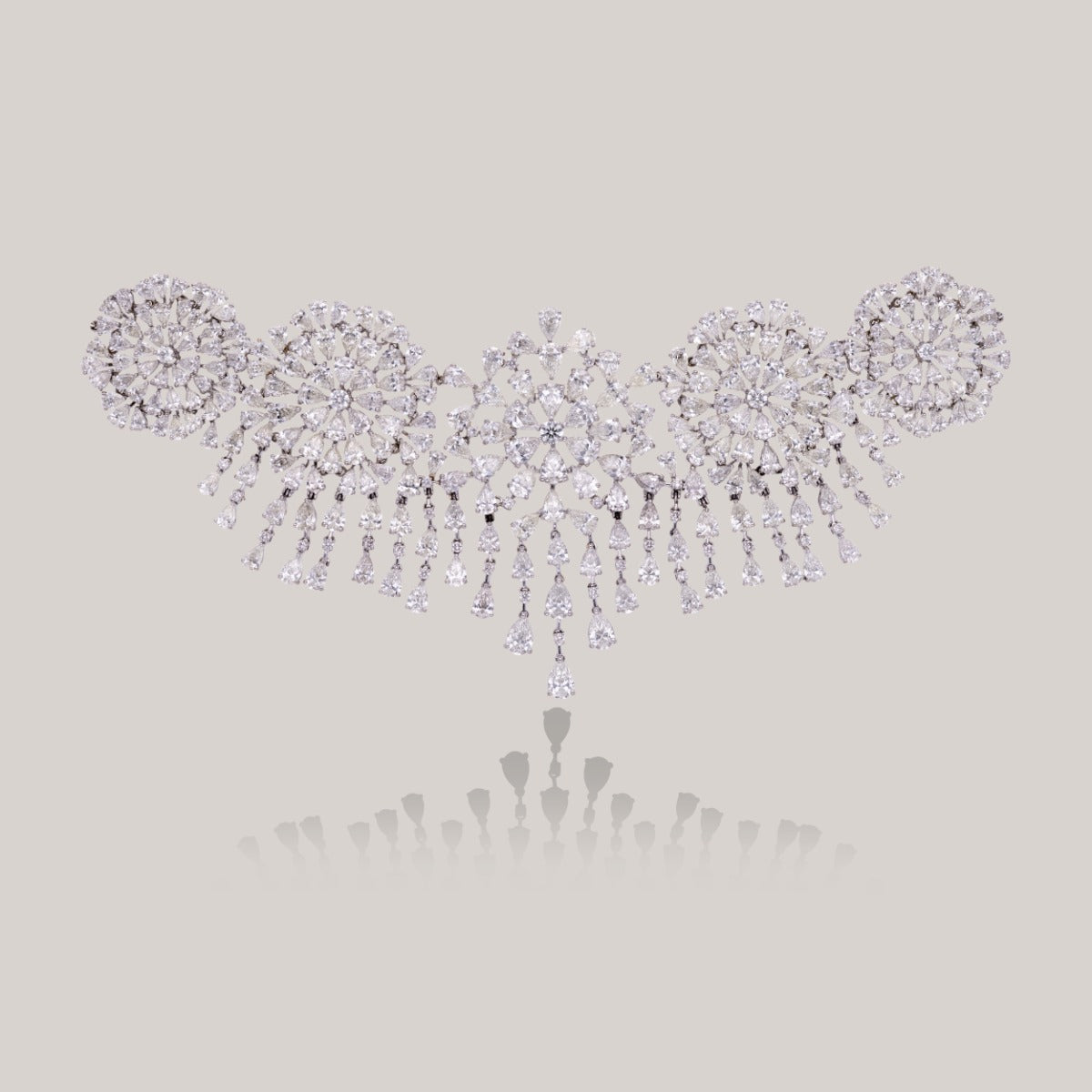 Diva’s Regal Solitaire Diamond Necklace