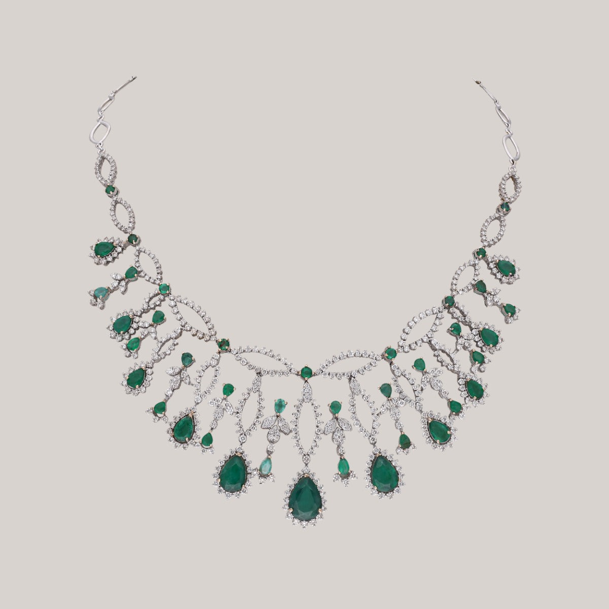 Dewdrop Majesty Diamond Necklace Set