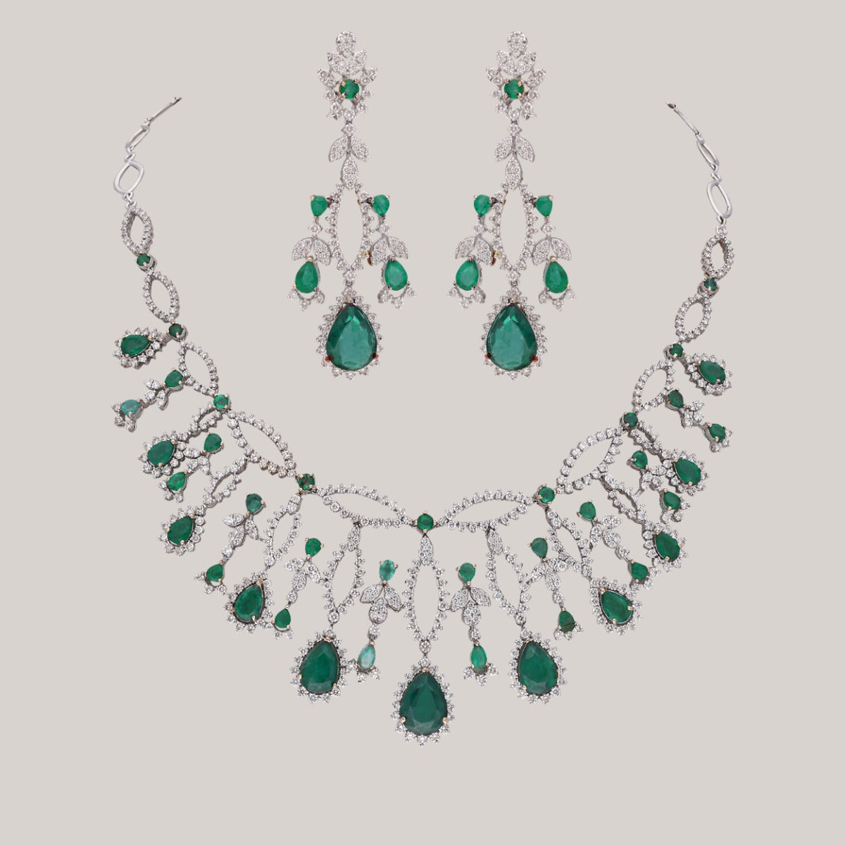 Dewdrop Majesty Diamond Necklace Set