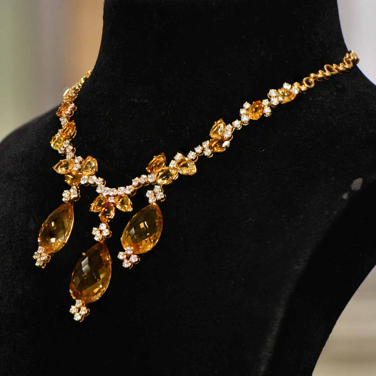 Yellow Chandelier Diamond Necklace Set