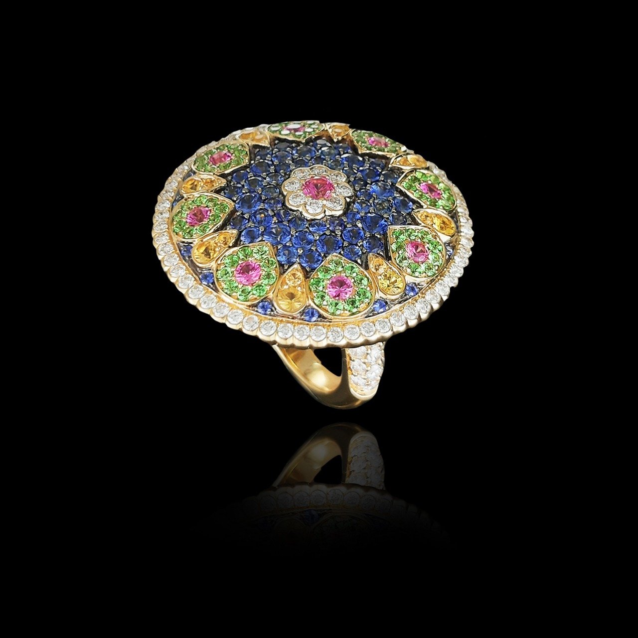 Sonorous Sapphire Diamond Ring