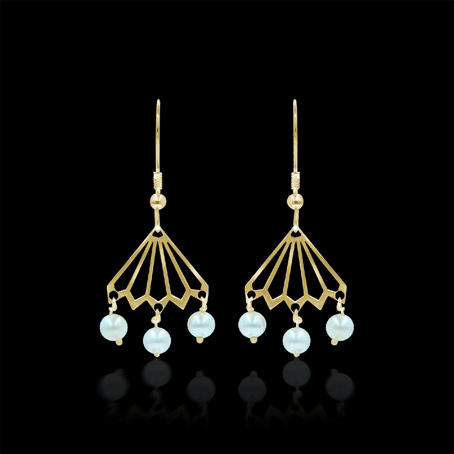Pretty Pearl Earrings