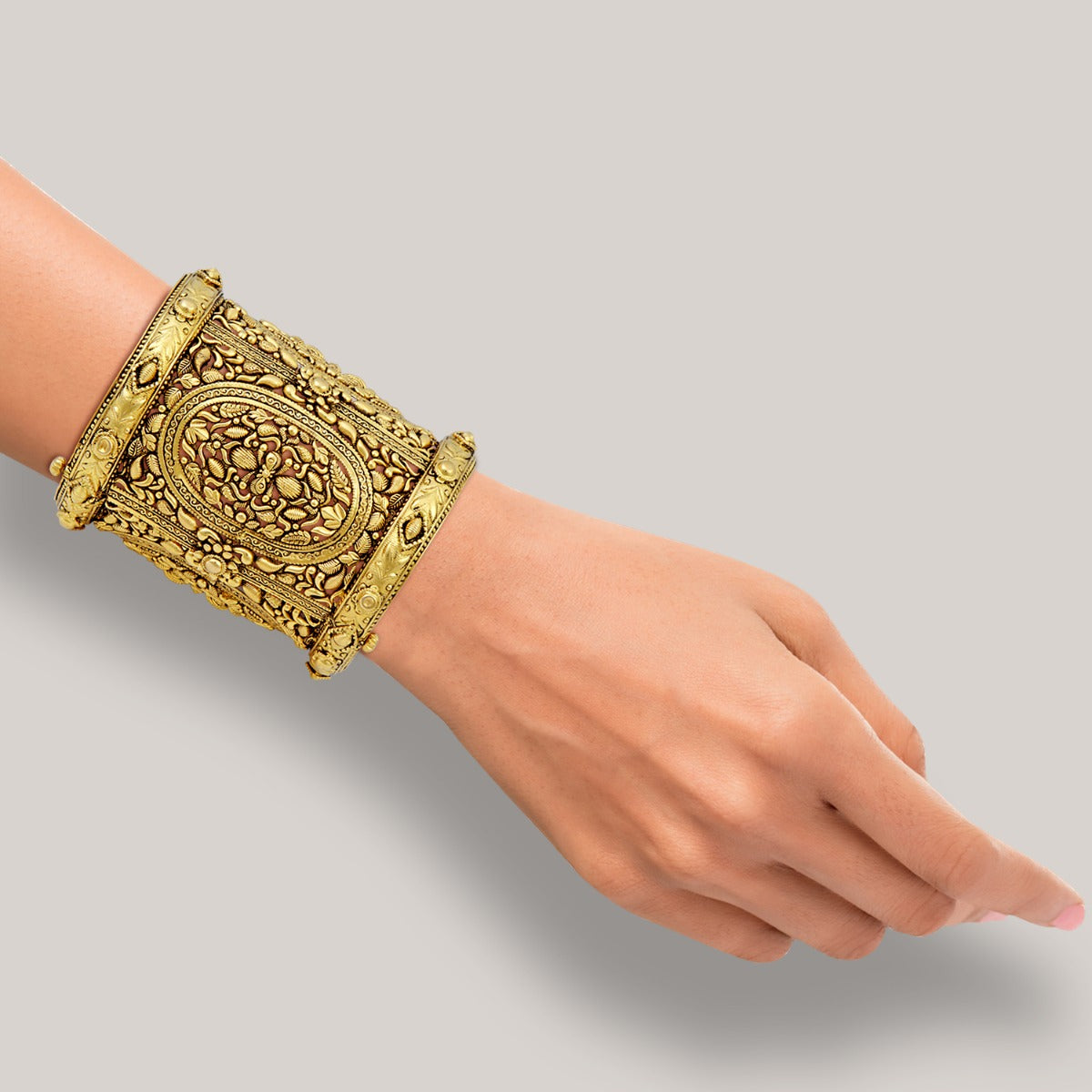 Aladdin's Carpet Cuff