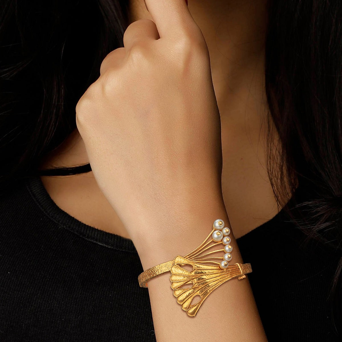 Two Bush Gold Bangle