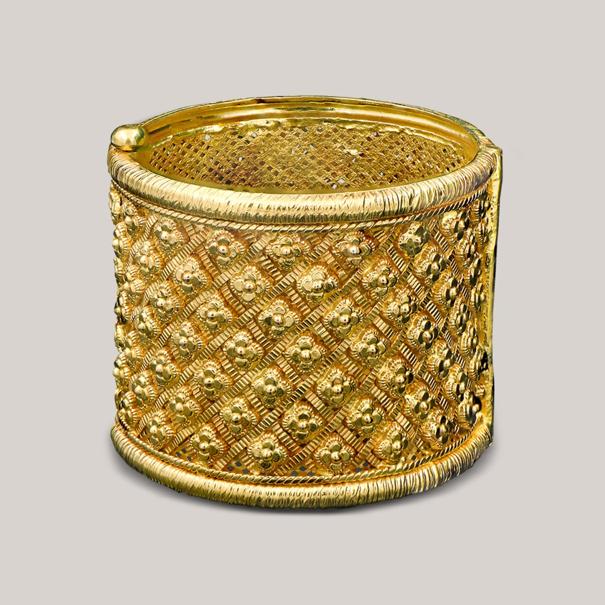 Gorgeous Gold Kada