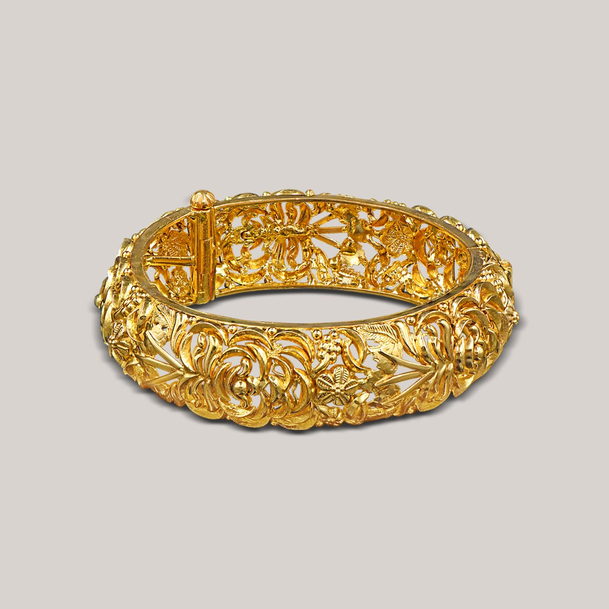 Elegance Gold Bangle