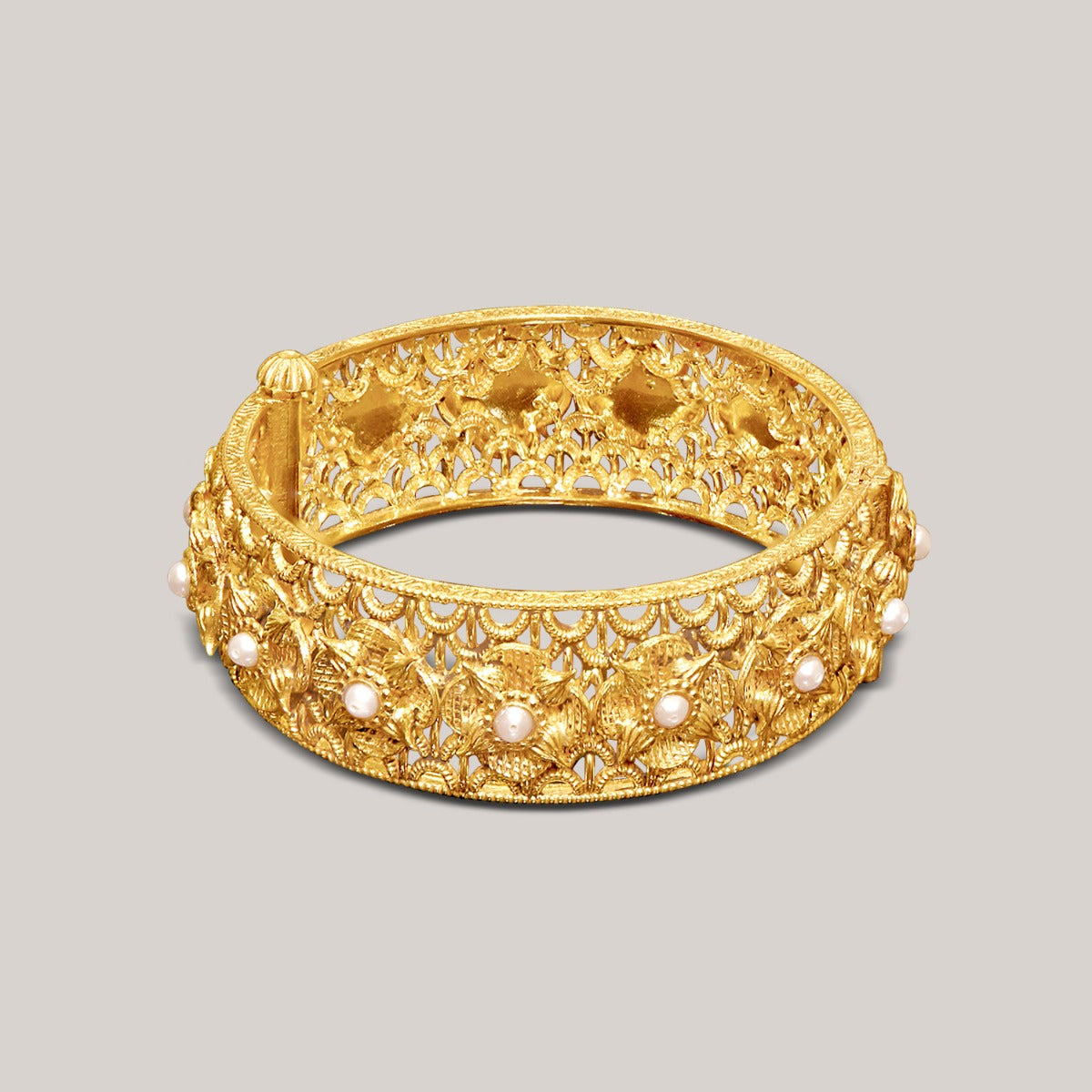 Sharp Leaf Broad Gold Bangle Set