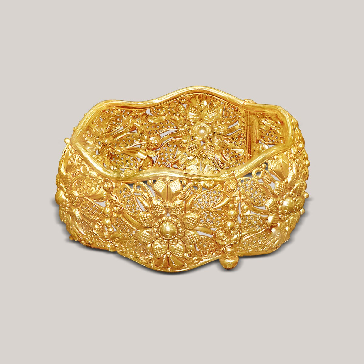 Flower Cluster Gold Bangle