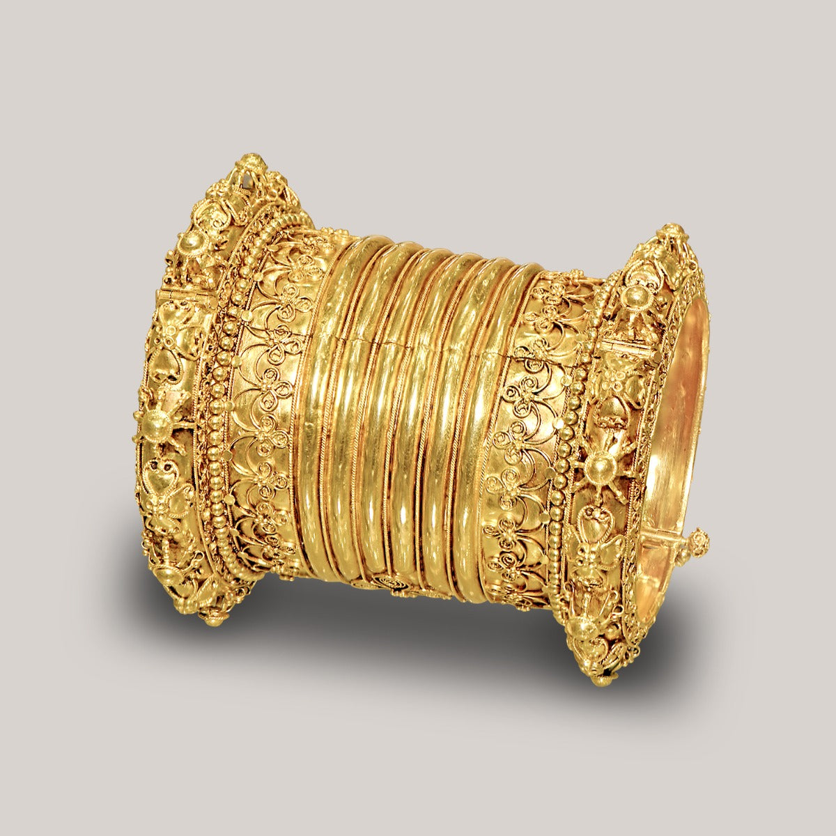 Intricate Ringed Long Gold Kadaa