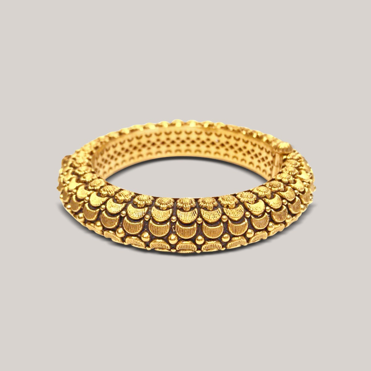 Classic Pebble Drops Gold Bangle