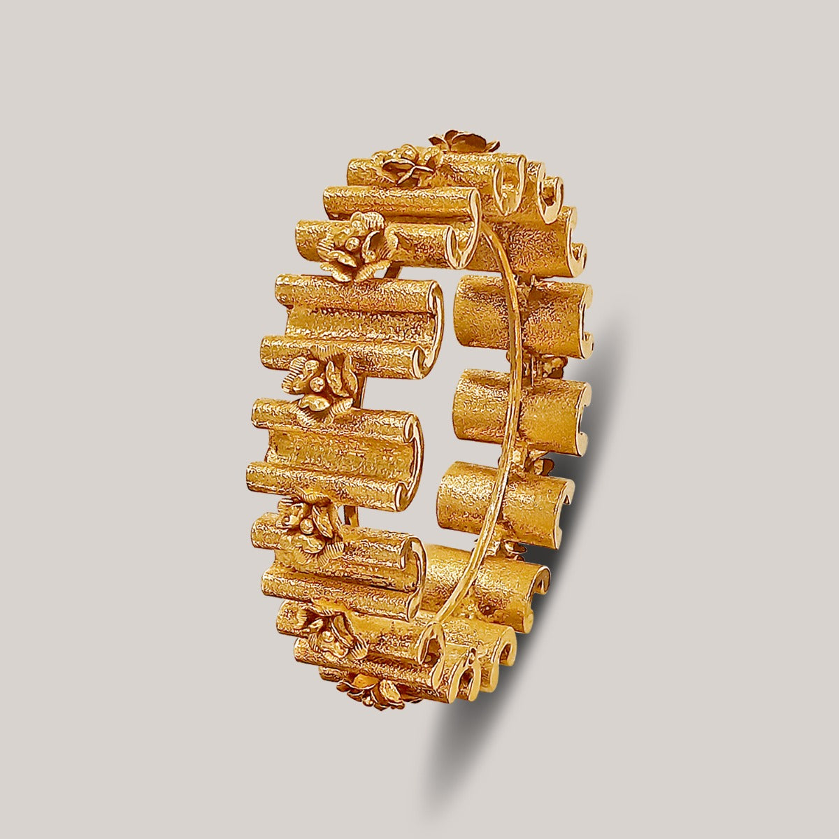 Gardenia Gold Bangle