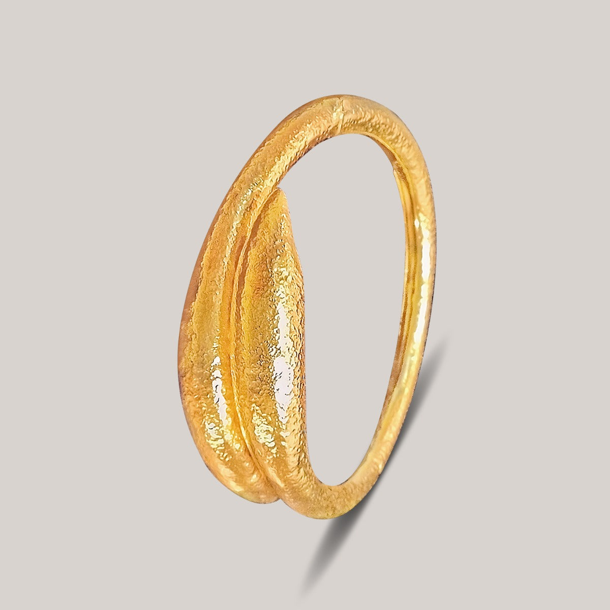 Elegant Plain Gold Bangle