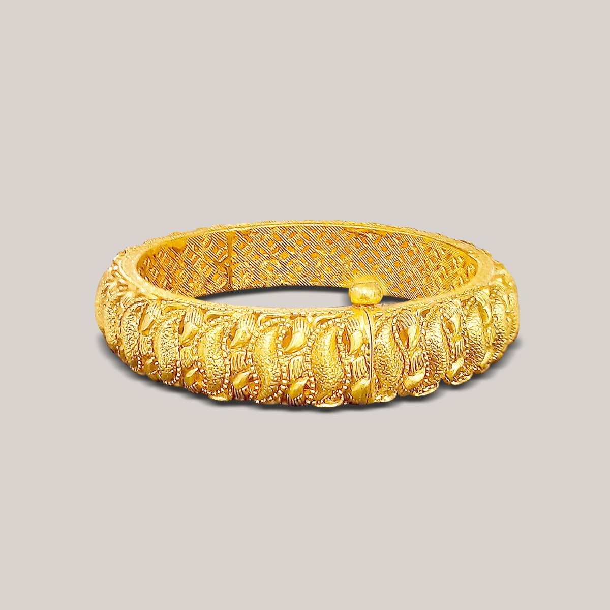 Austere Cluster Gold Bangle