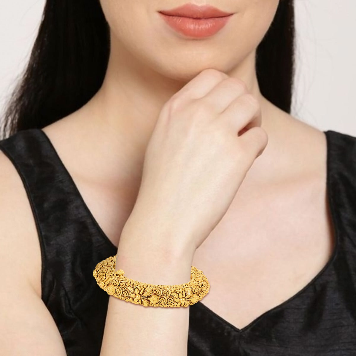 Glorious Floweret Gold Bangle