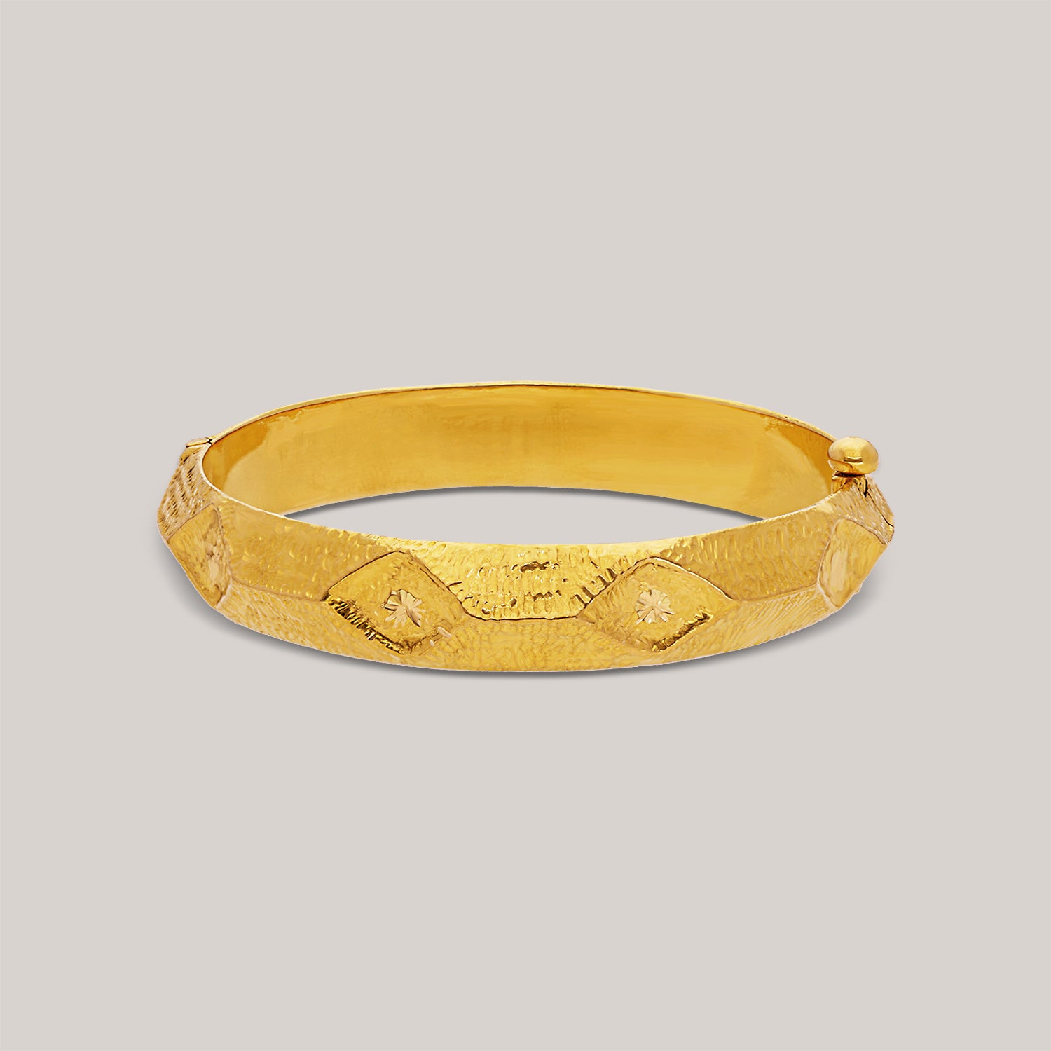 Vibrant Vistas Gold Bangle