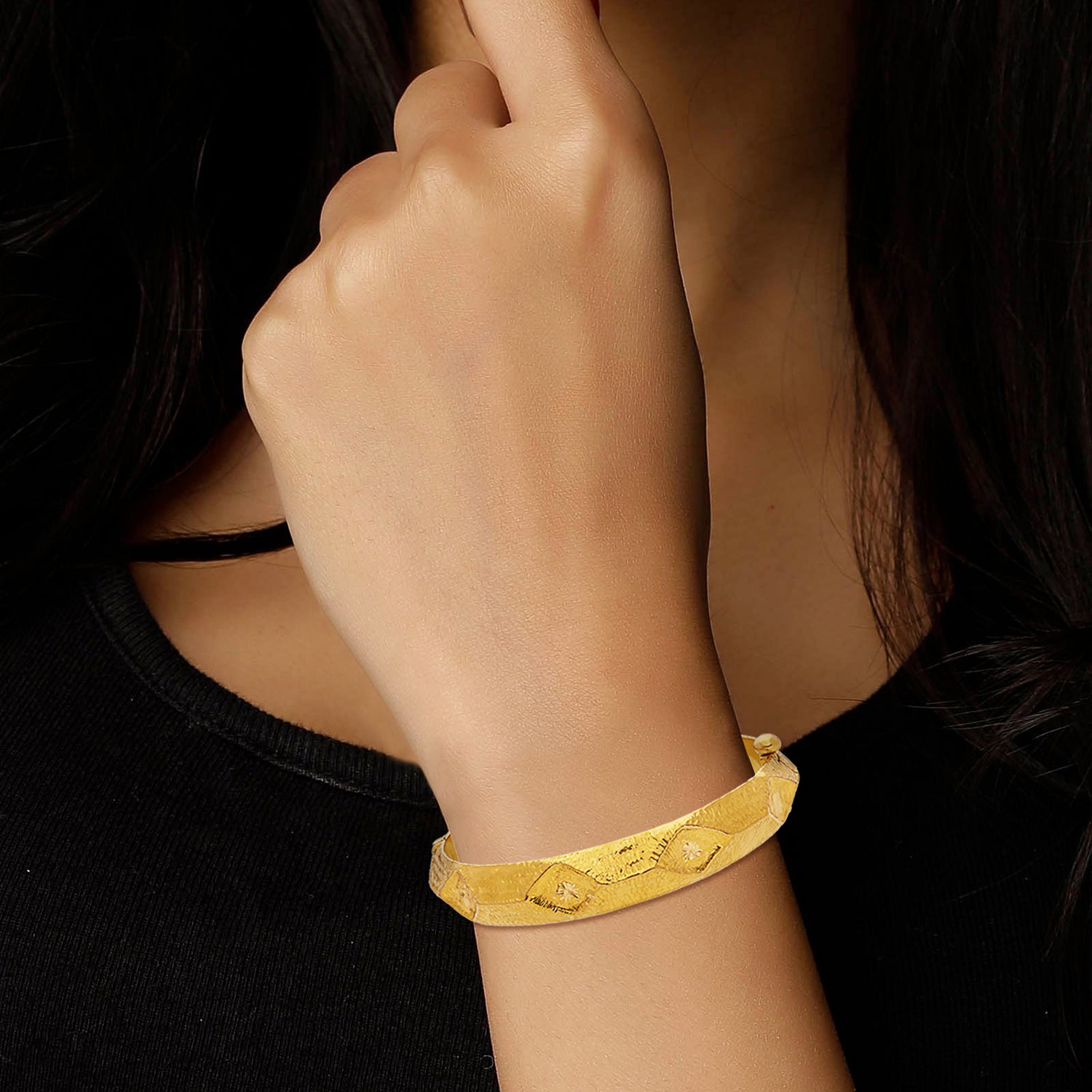 Vibrant Vistas Gold Bangle