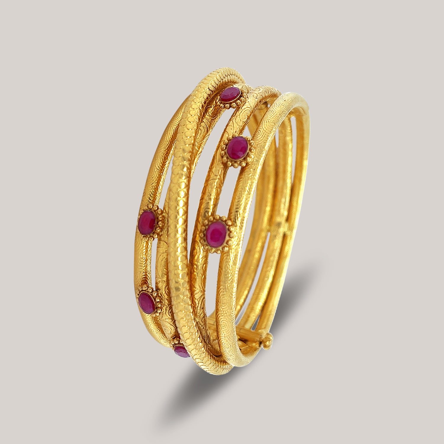 Nefret Gold Bangle