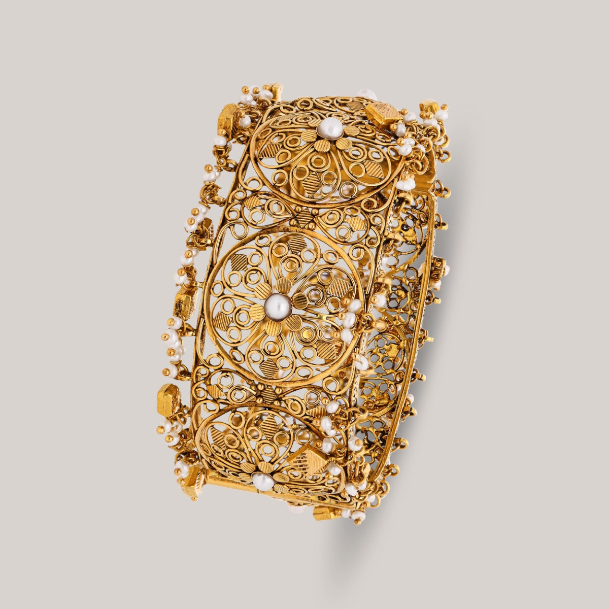 Nada Gold Bangle