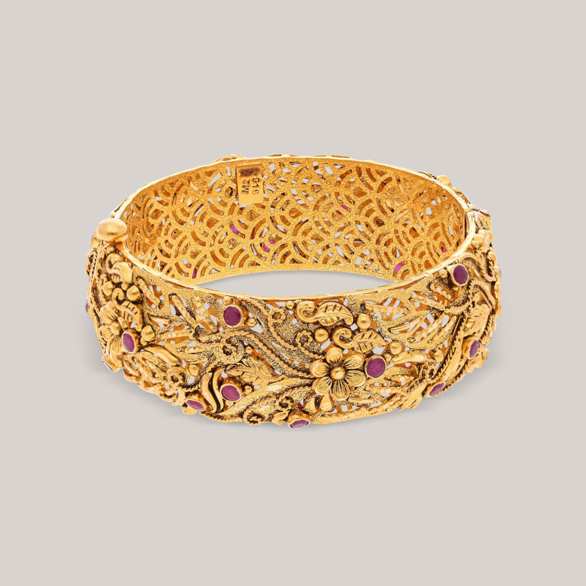 Floral Gleam Gold Bangle