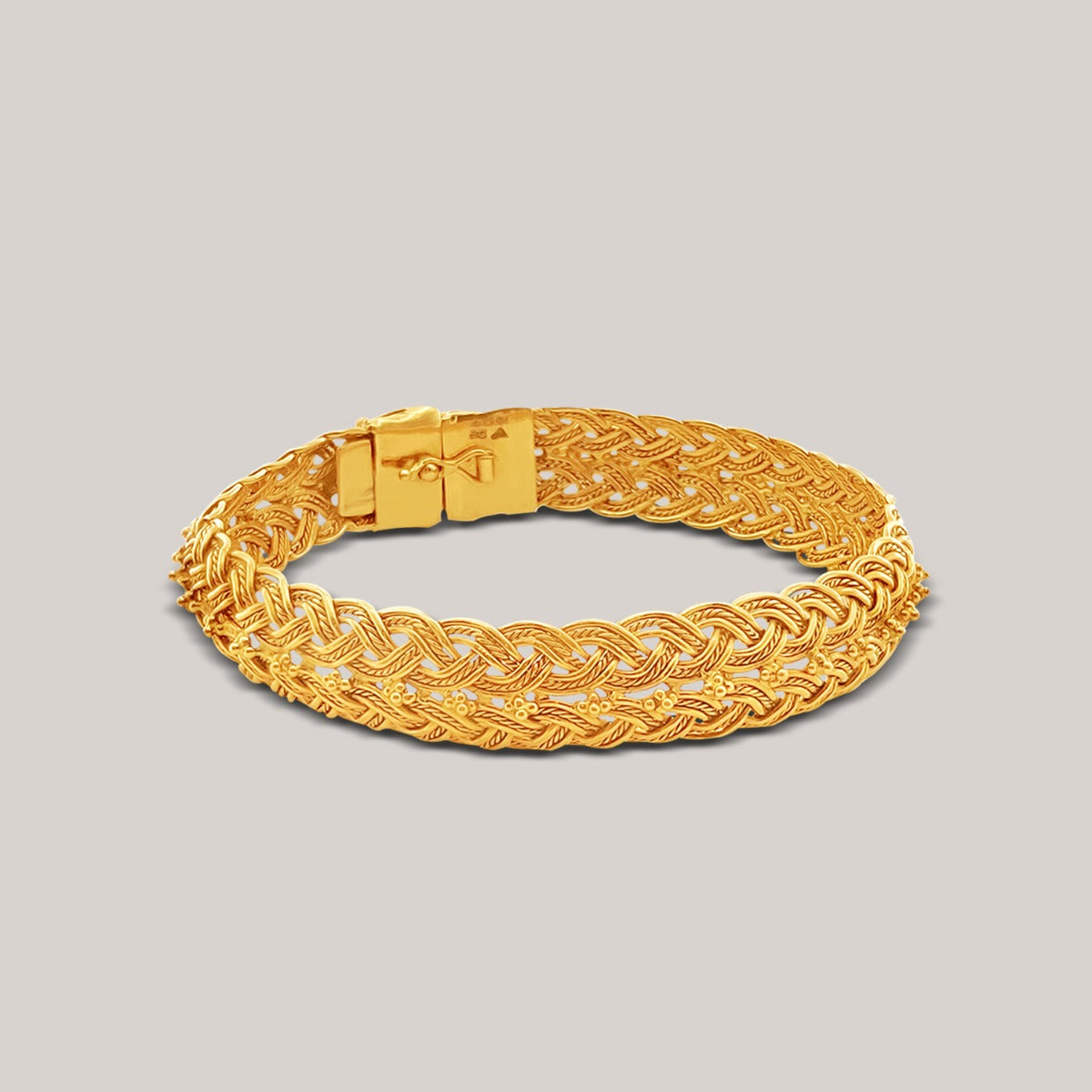 Ribbon Chunky Gold Bangle
