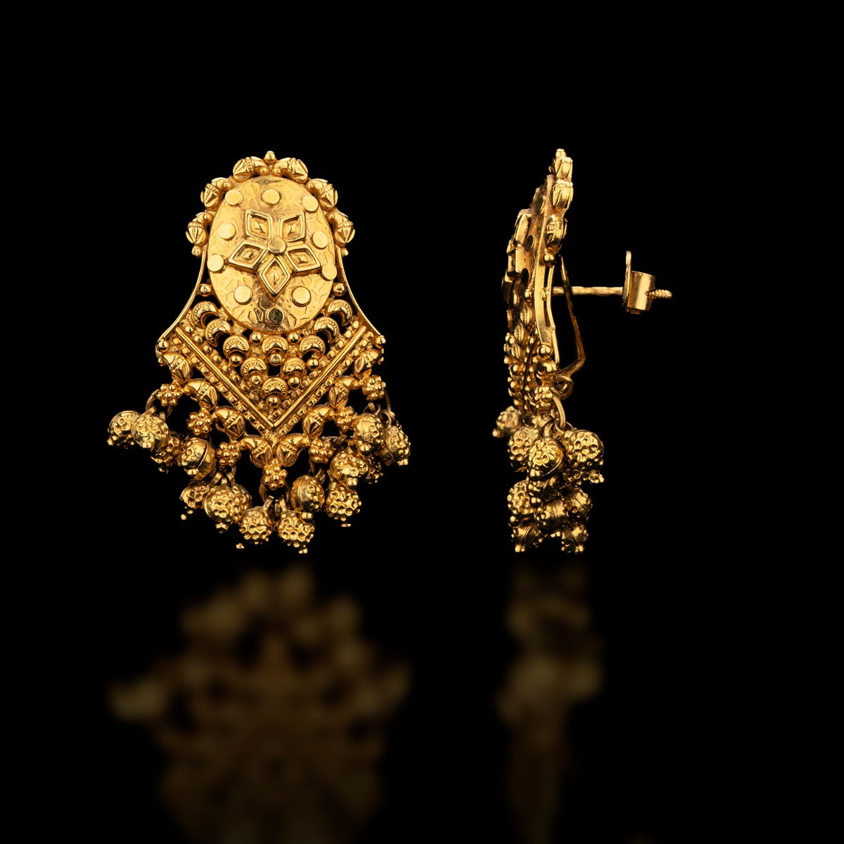 Oval Carved Gold Earrings