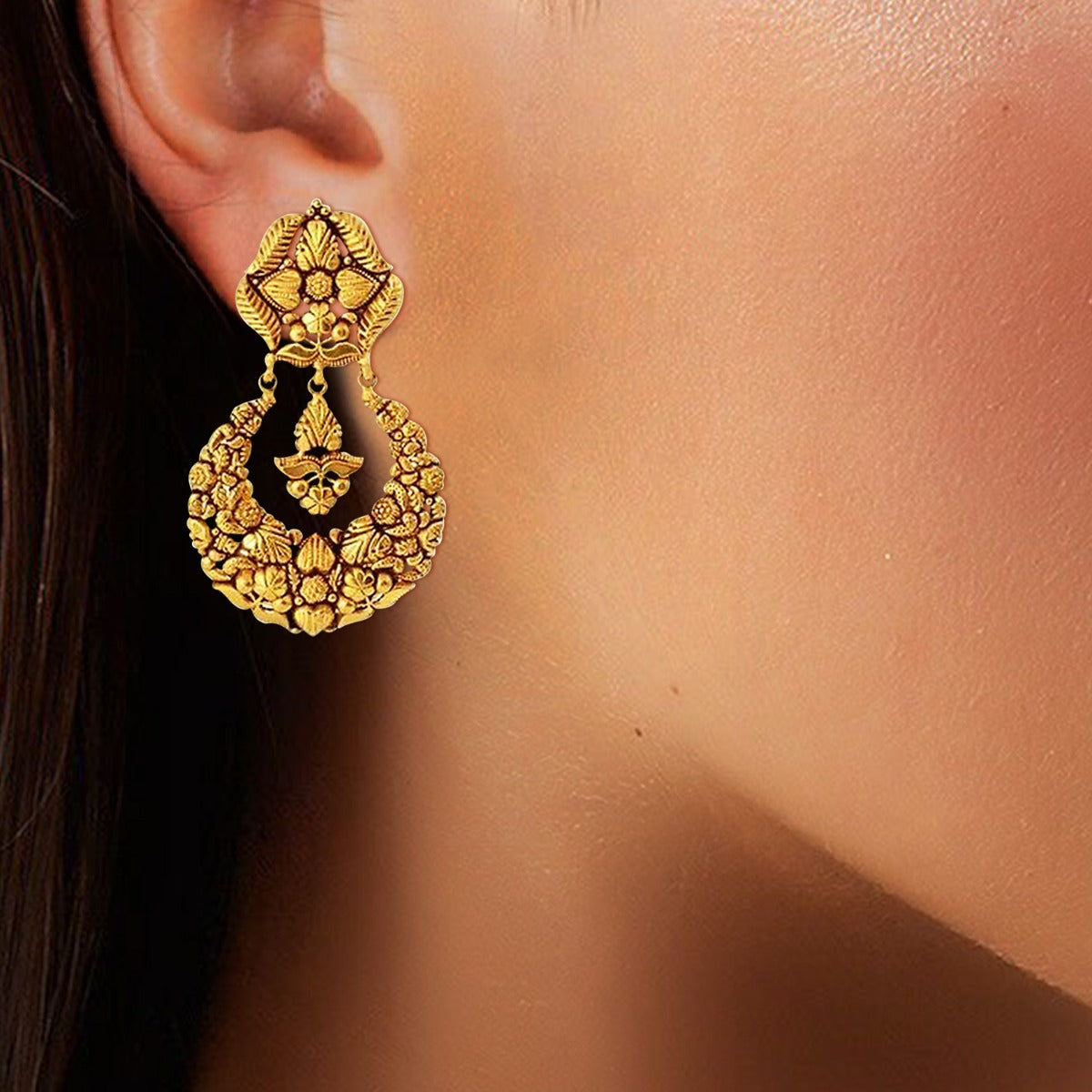 Valli Kundal Gold Earrings