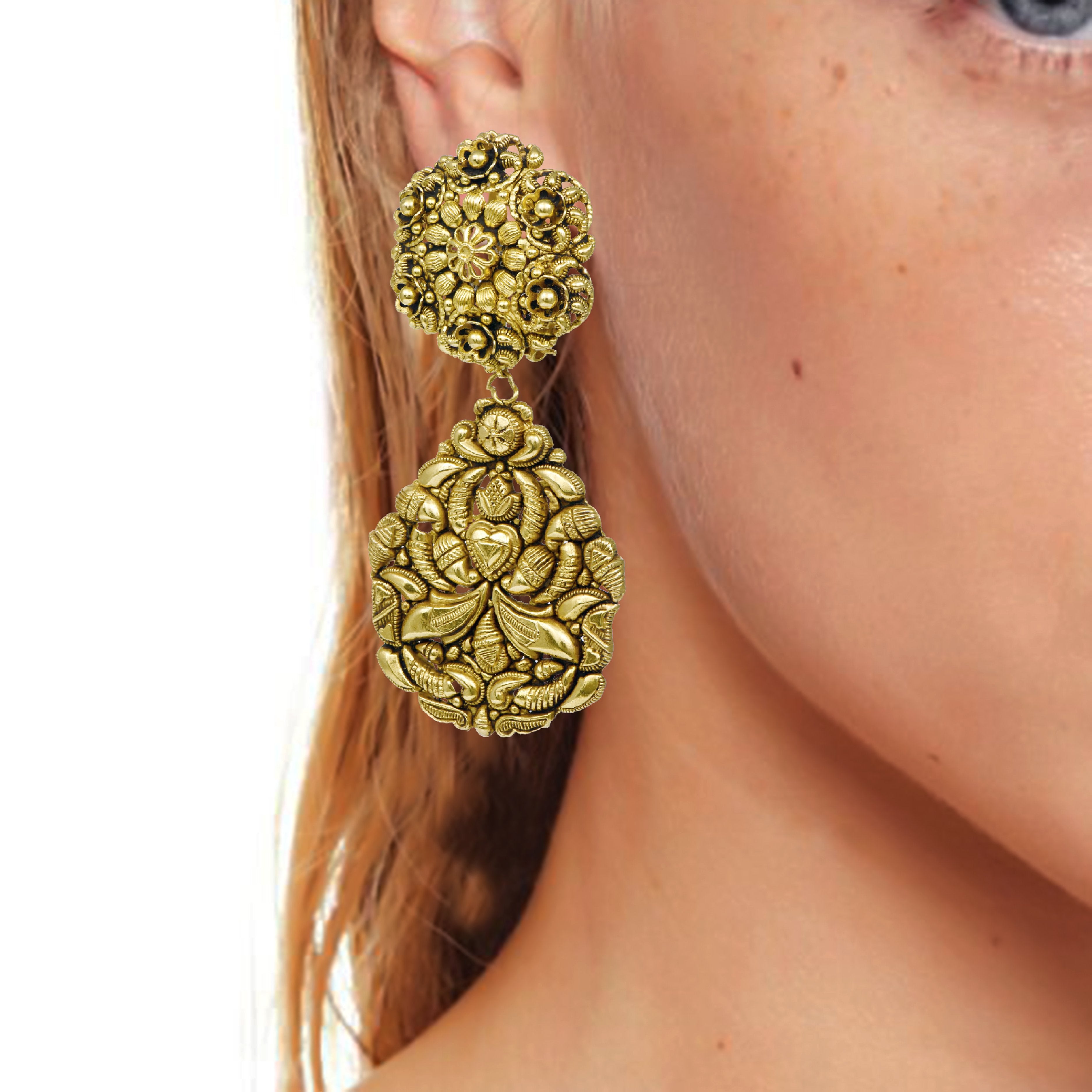 Ratna Gold Earrings