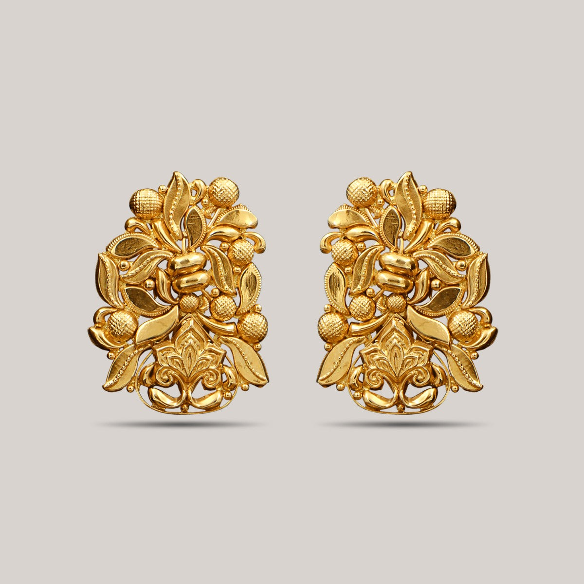 Pretty Leaf Gold Earrings