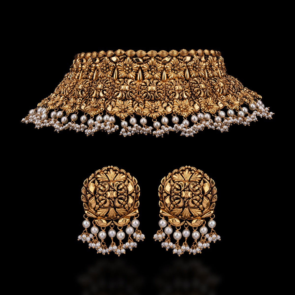 Poised Motif Gold Choker Set