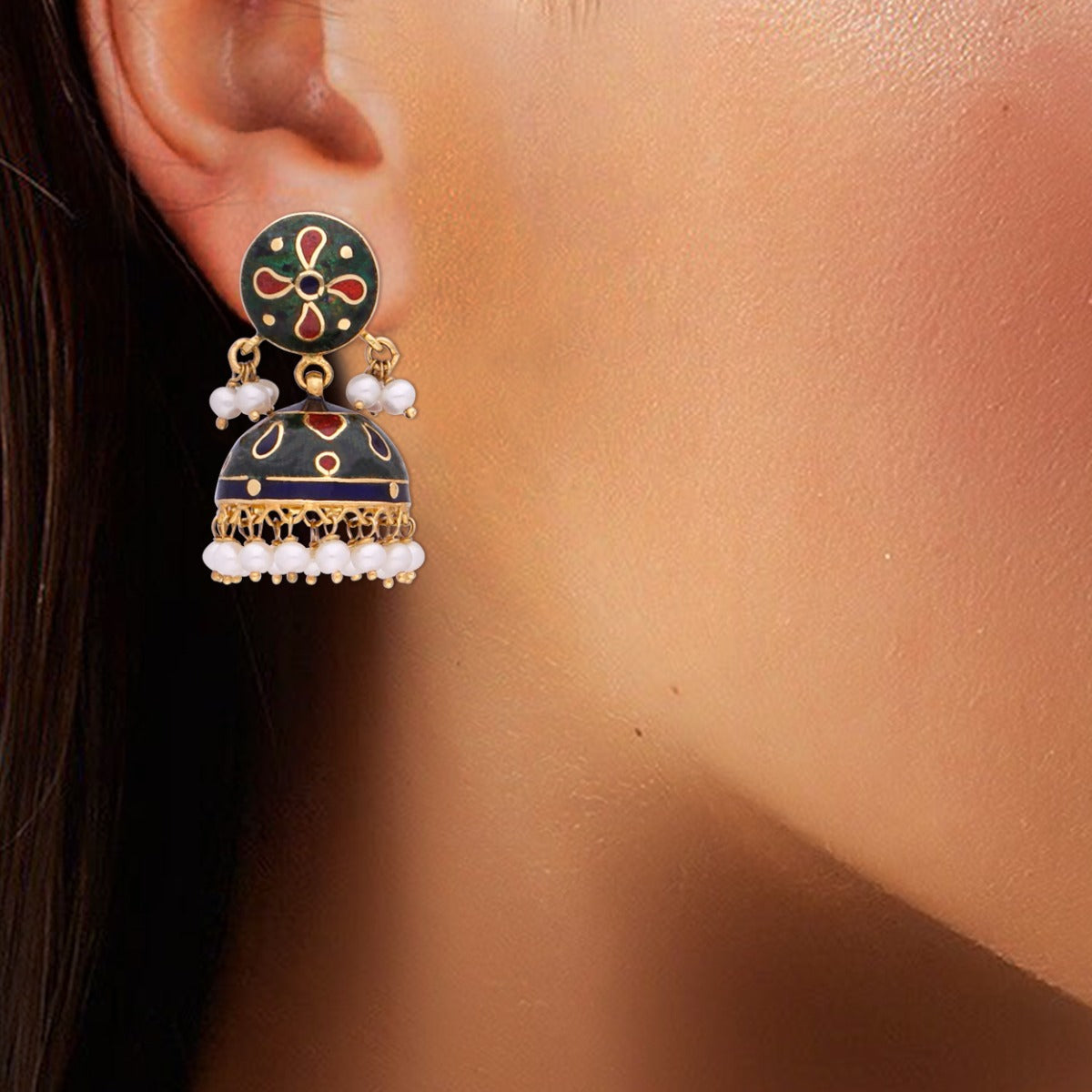 Paavana Gold Jhumka
