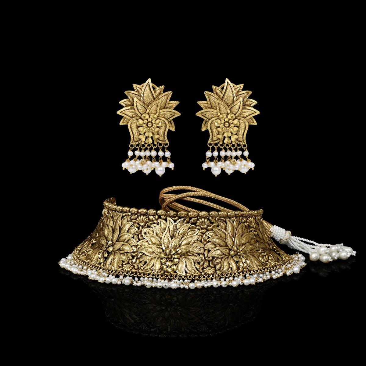 Leaves Cluster Gold Choker Set