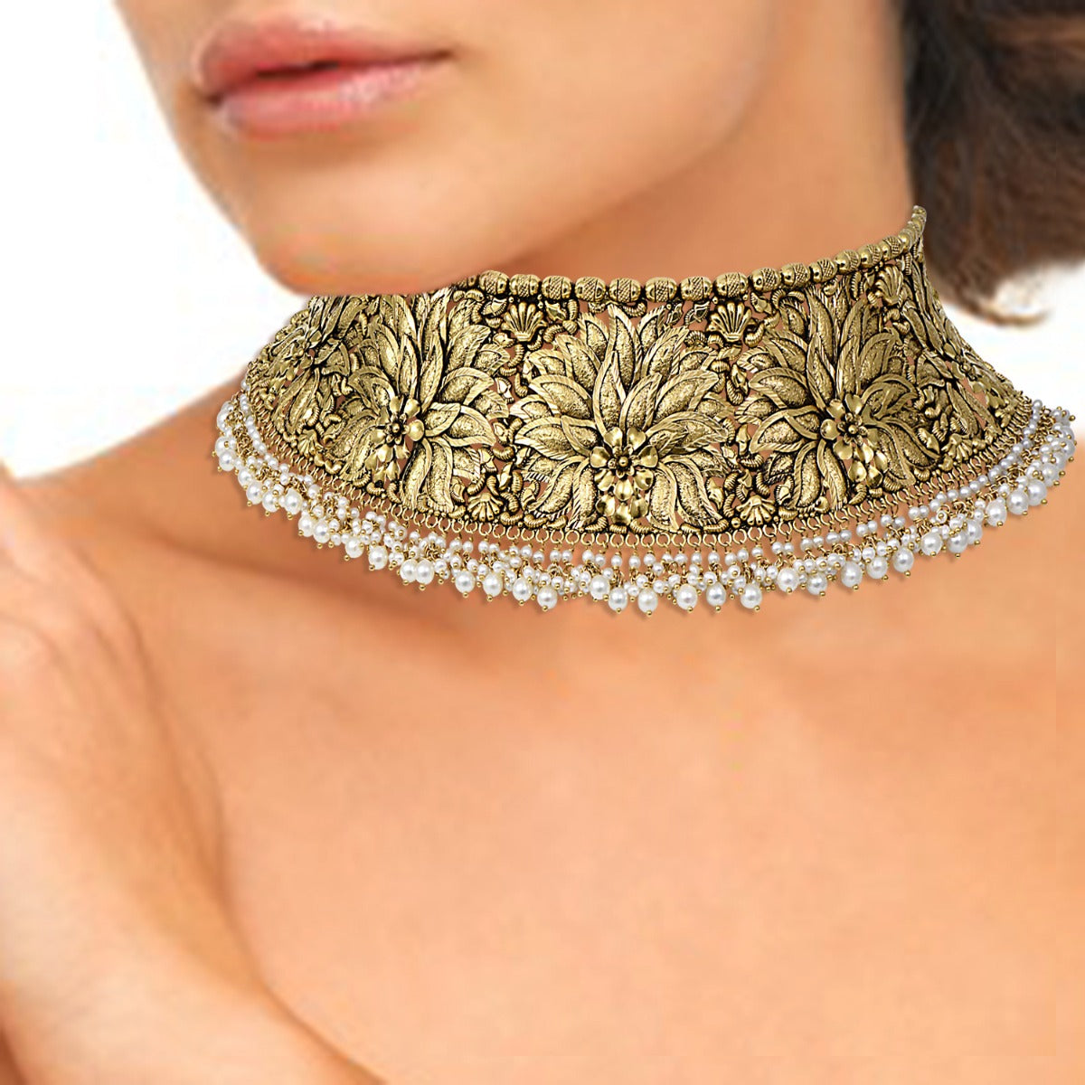 Leaves Cluster Gold Choker Set