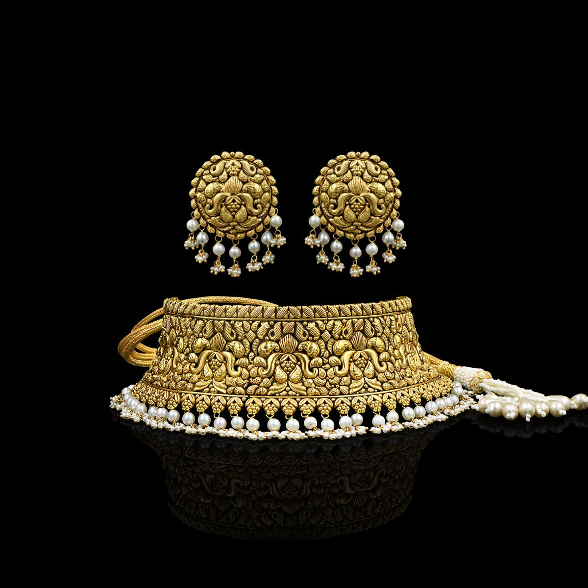 Vintage Motif Gold Choker Set