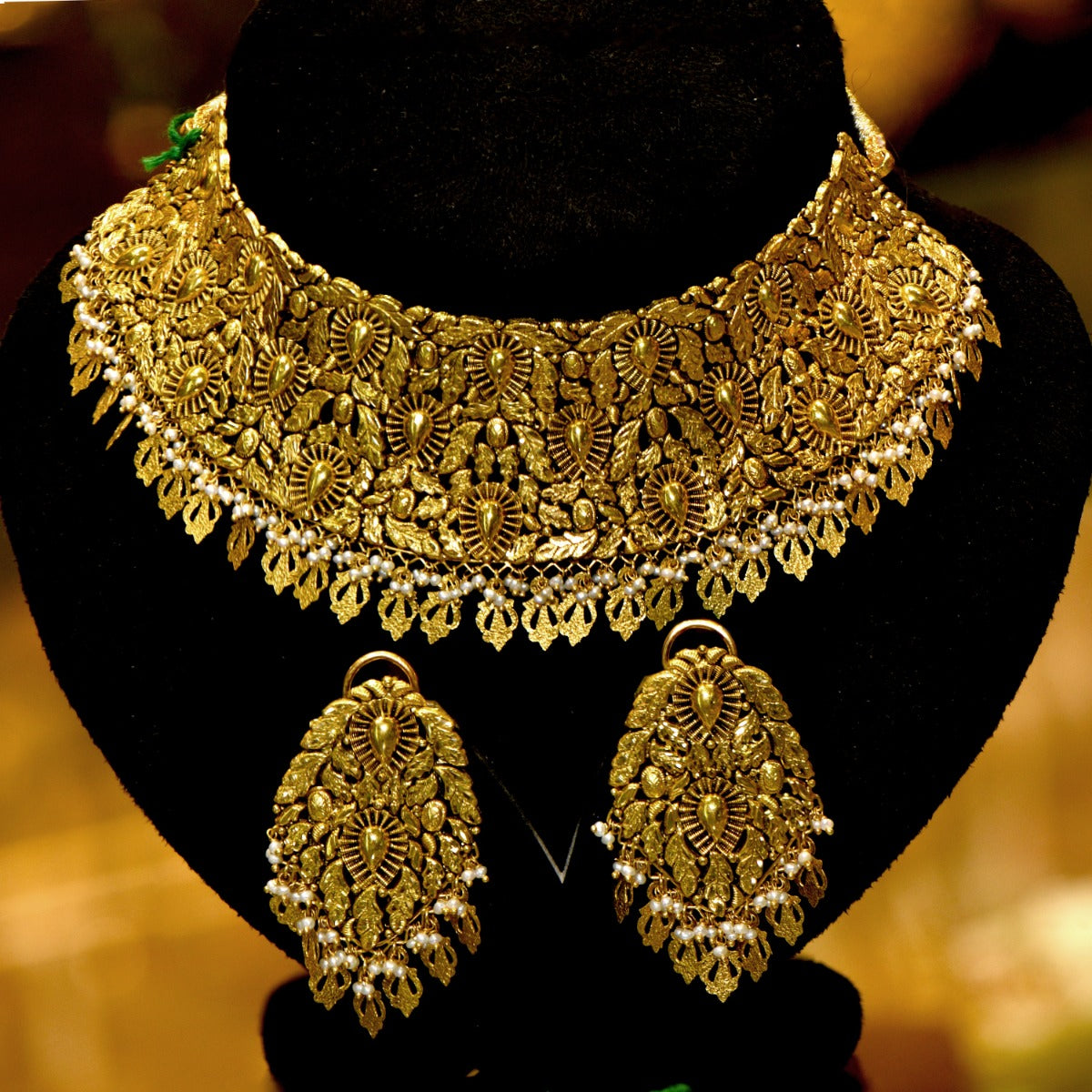 Dew Drop Gold Choker Set