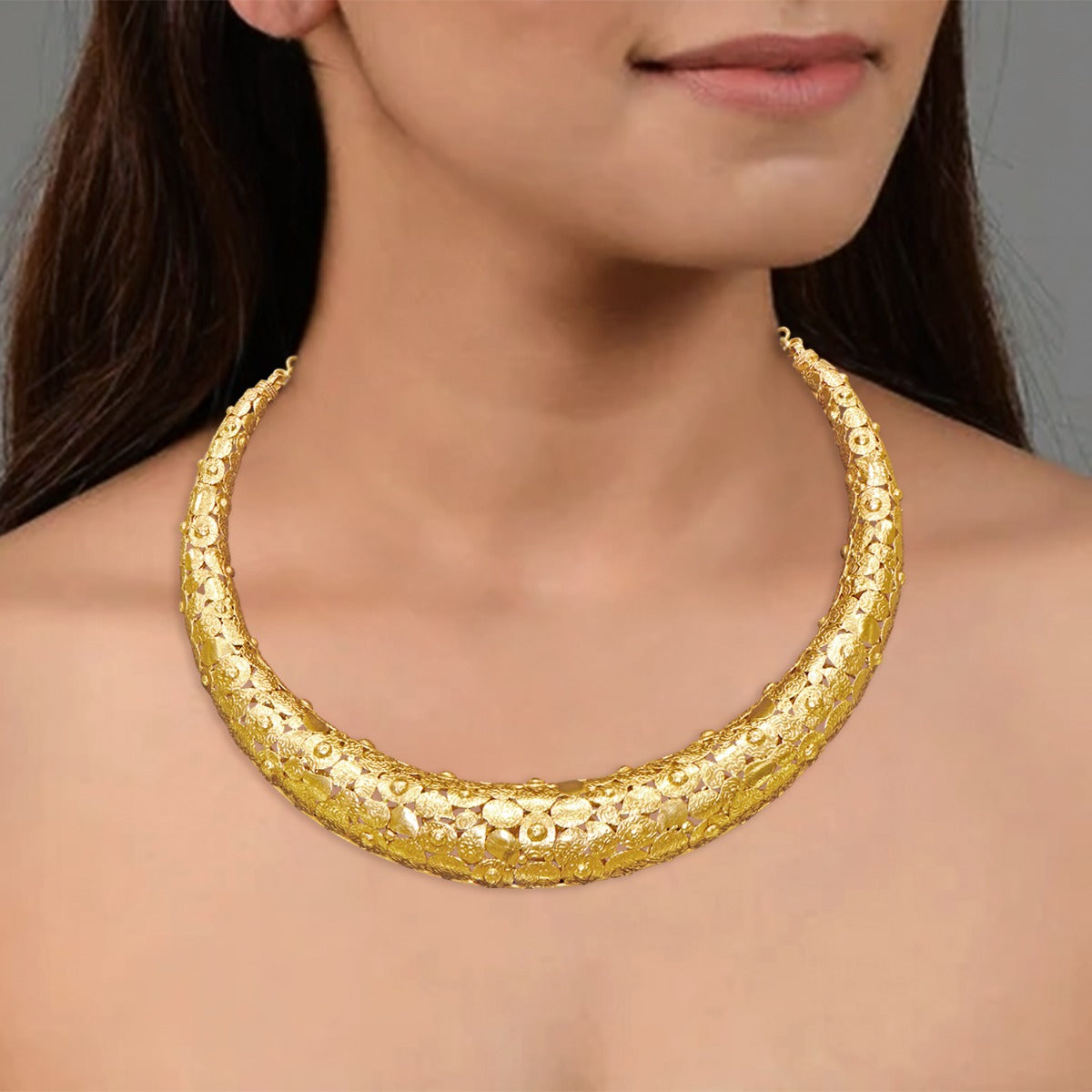 Clenched Abstract Gold Necklace Set