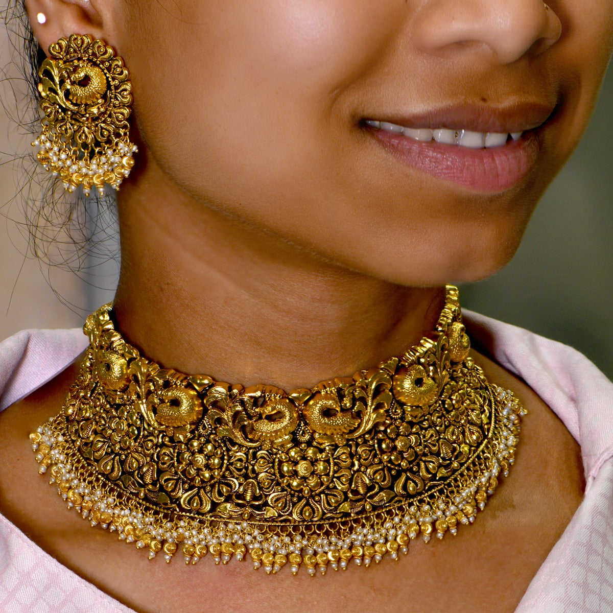 Peacock Fenced Chunky Gold Choker Set