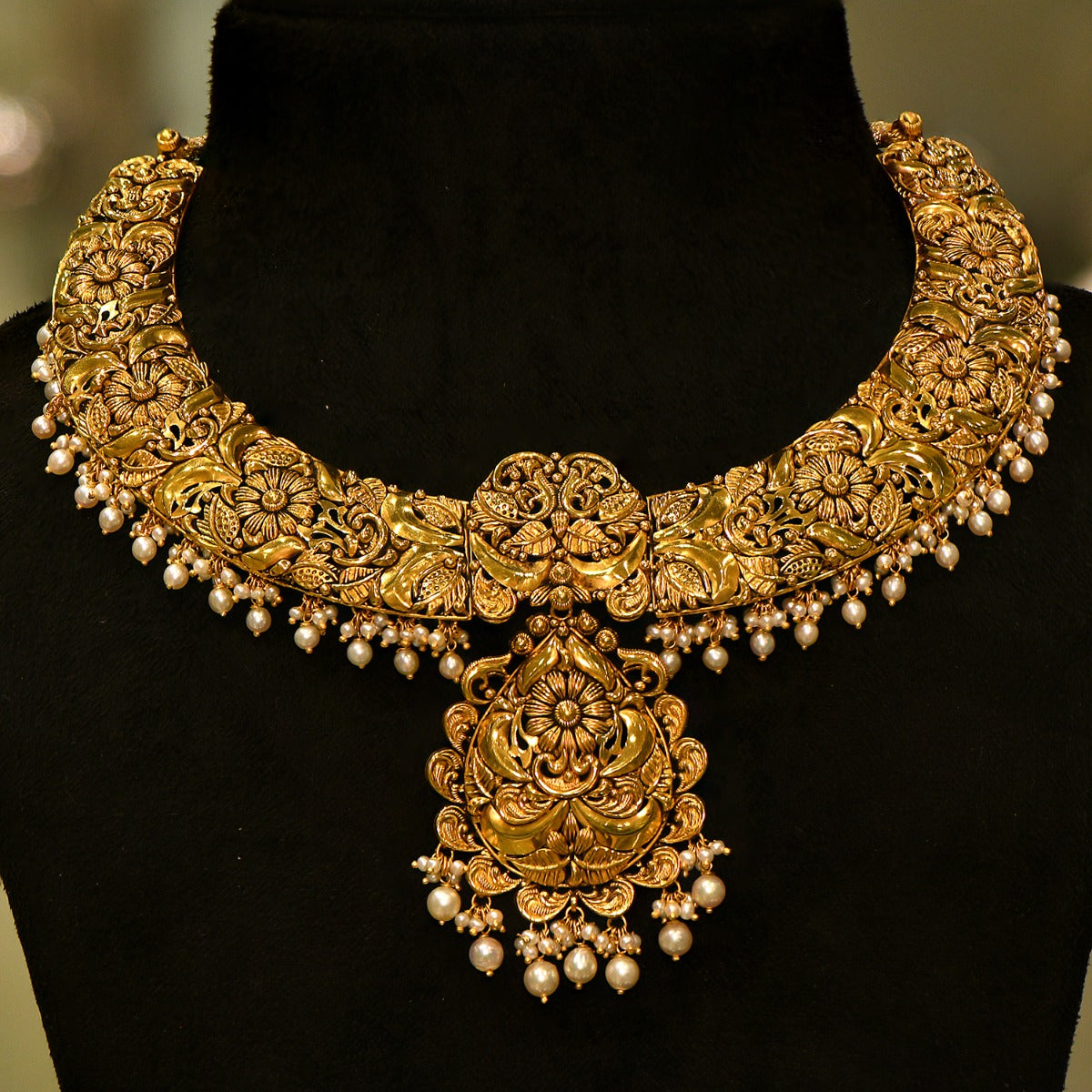 Little Pearls Intricate Gold Necklace