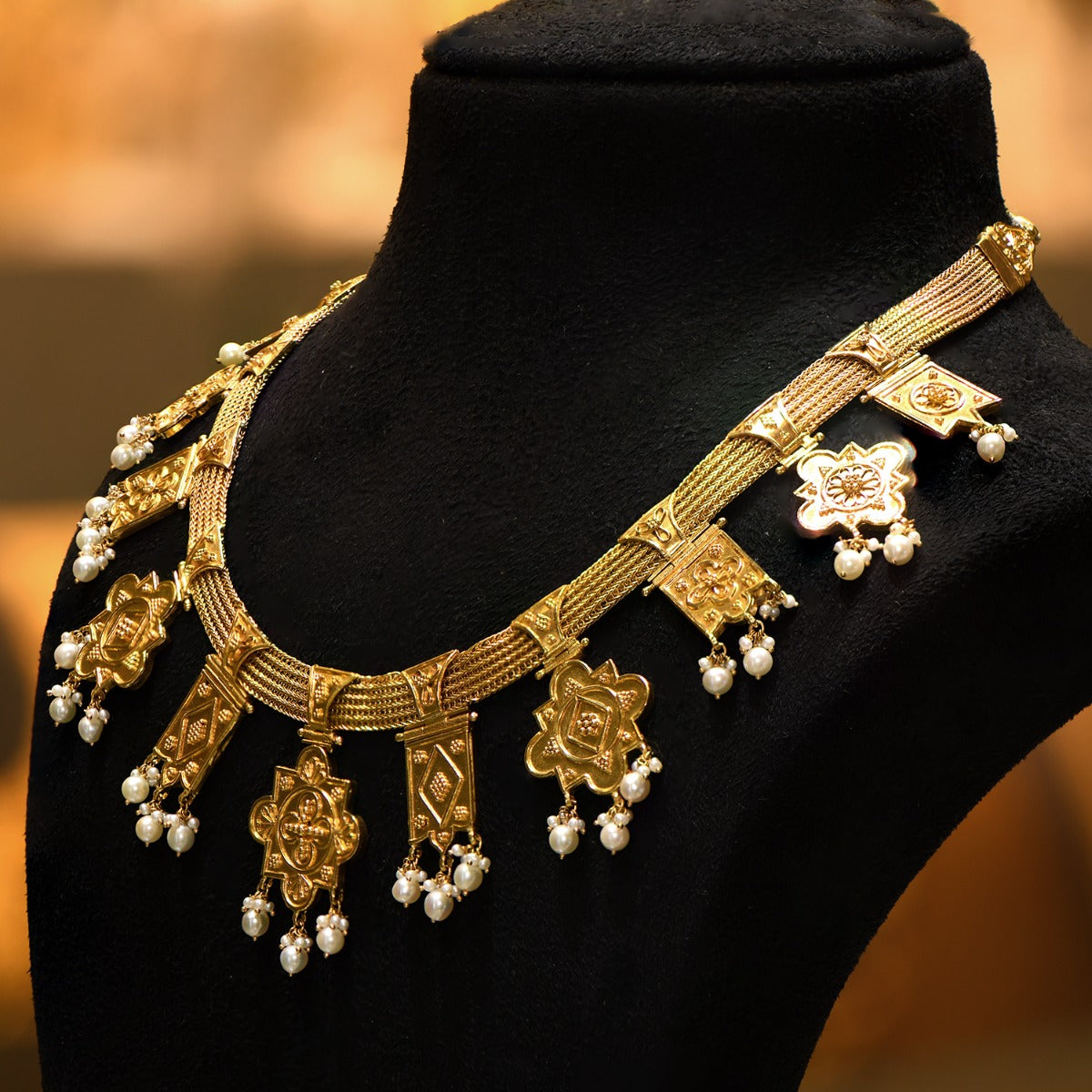 Pretty Floral Gold Necklace