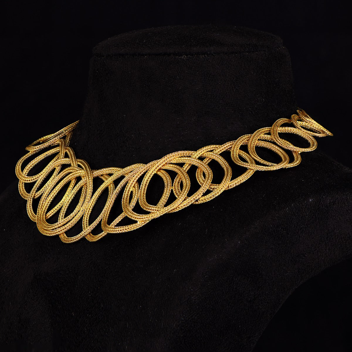 Loopy Troops Gold Necklace Set