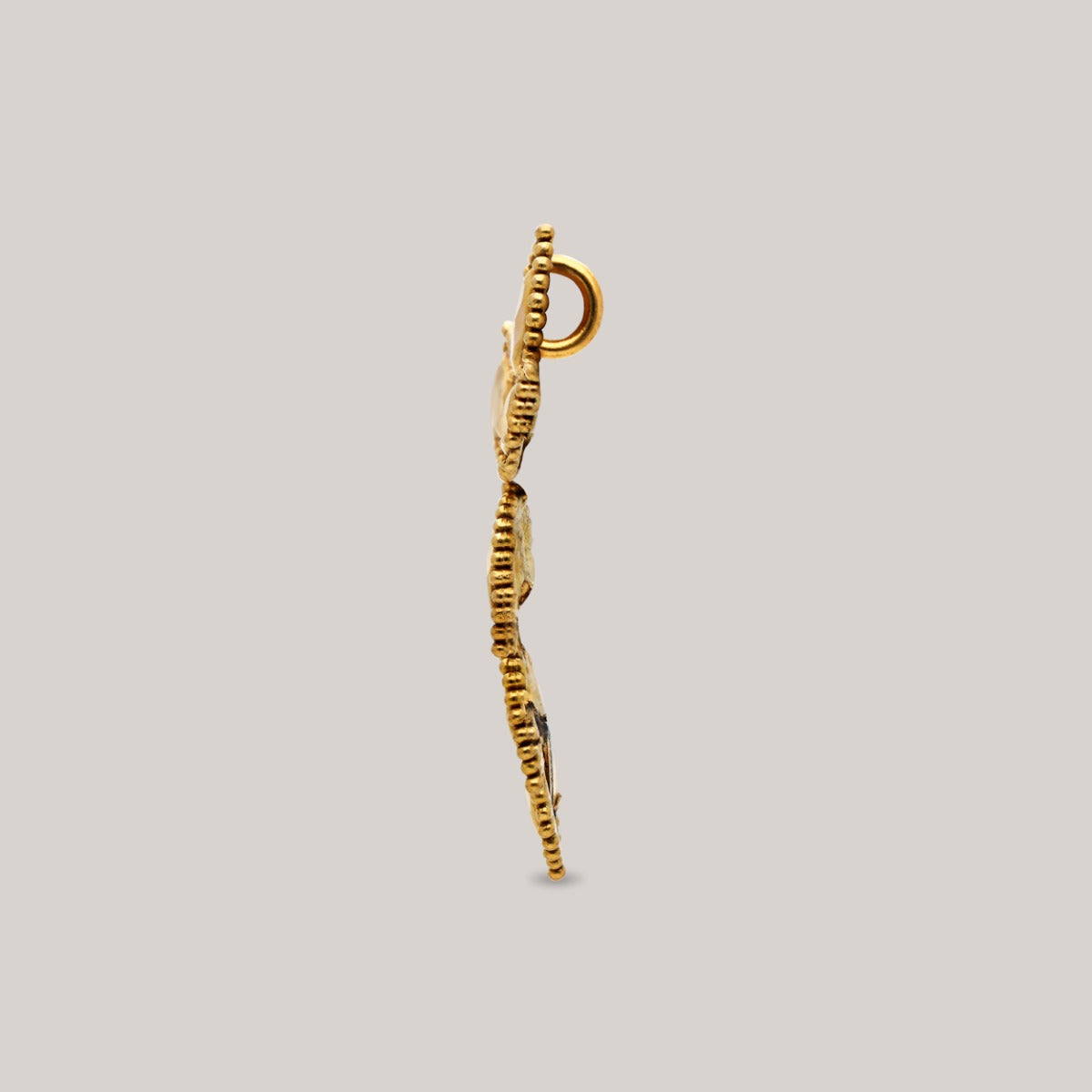 Lustrous Leaves Gold Pendant