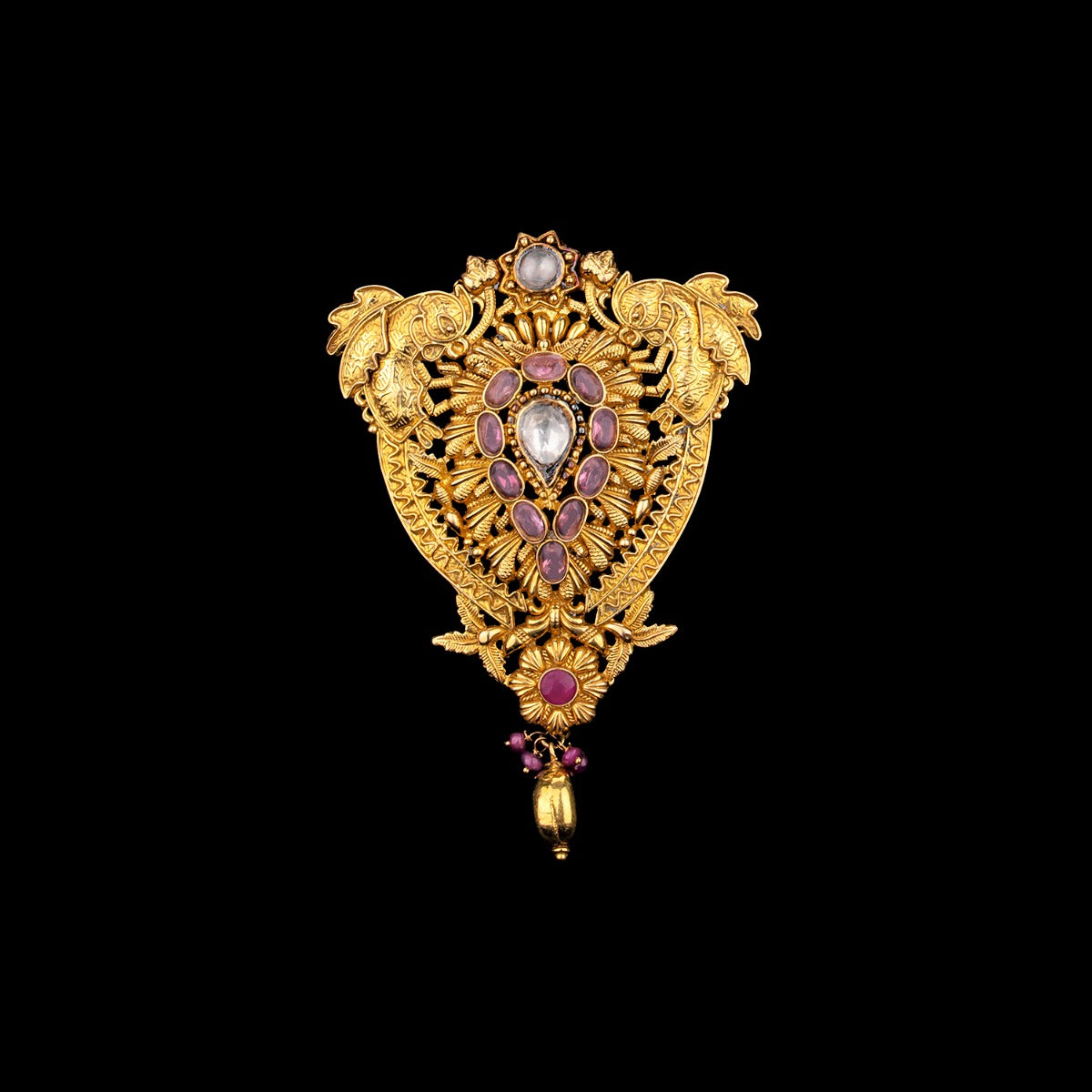 Arched Birdie Gold Pendant