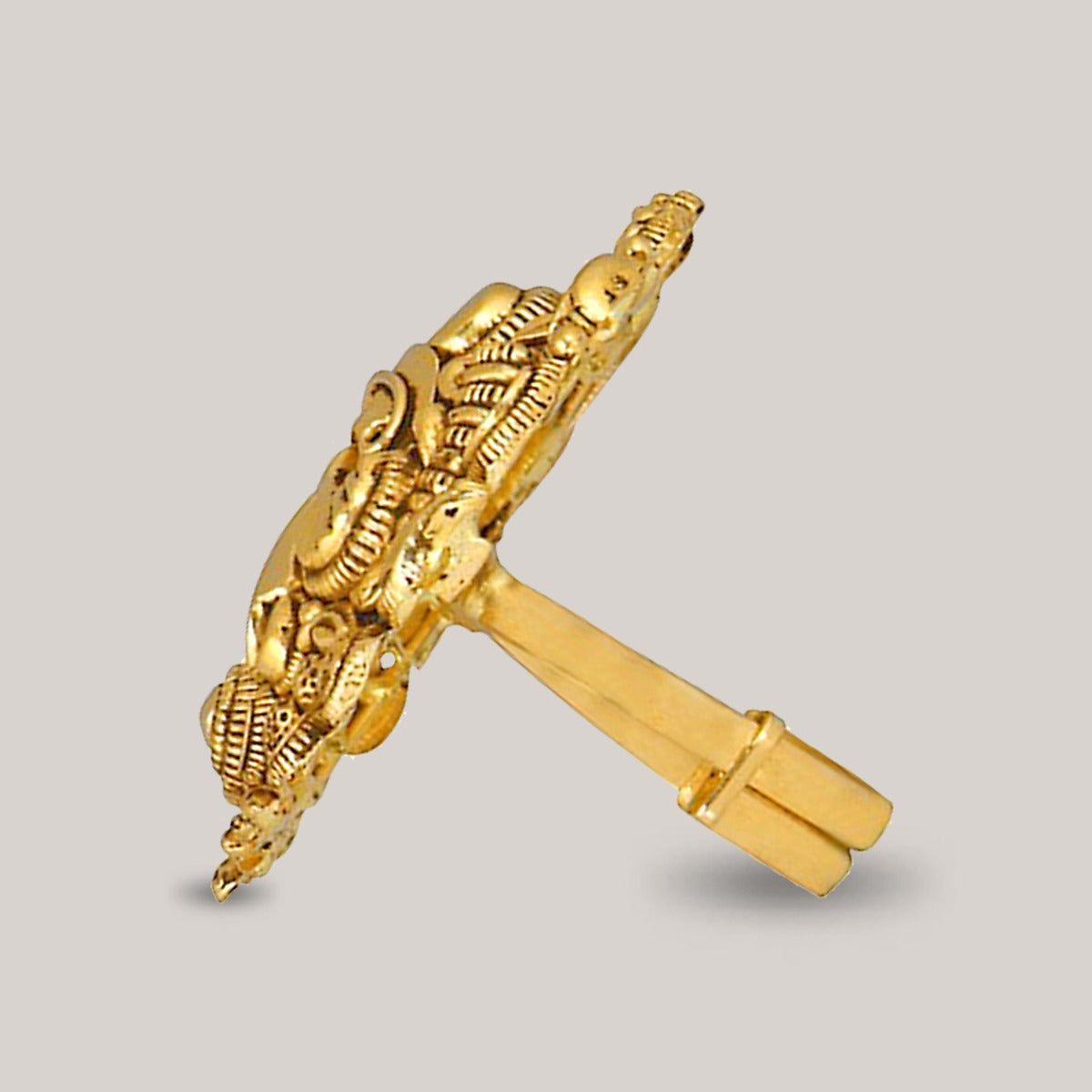 Queens Archery Gold Ring
