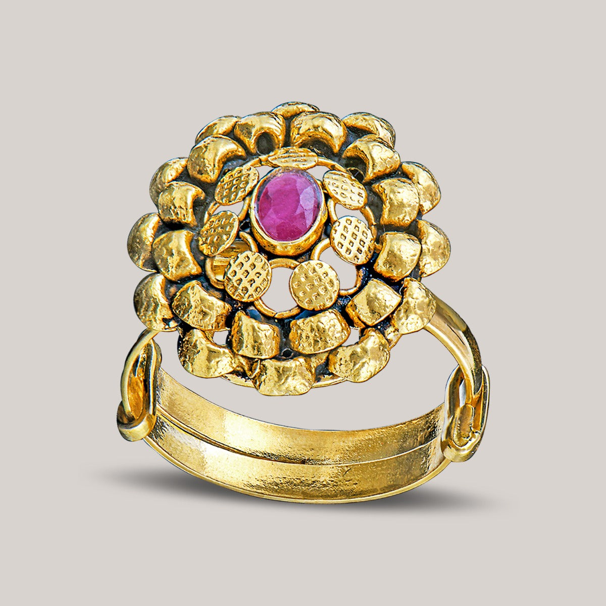 Red-Eyed Gold Ring